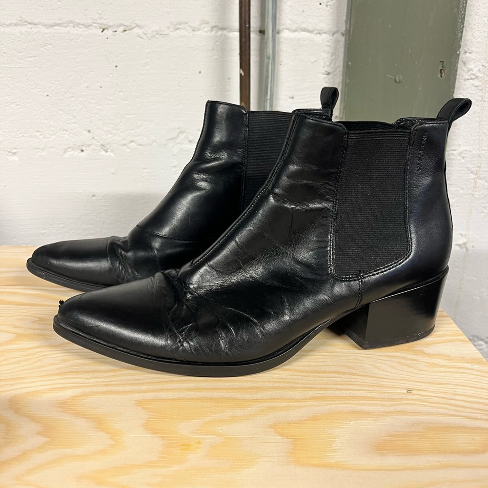 Vagabond Black Ankle Boots Chelsea Design